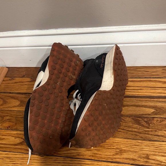 New Balance Black & White 327 Sneakers - Picture 6 of 6